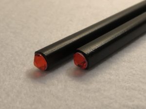 Edelstein_Massagestäbchen_Deluxe_Color_Carneol_Schwarz_Kristall