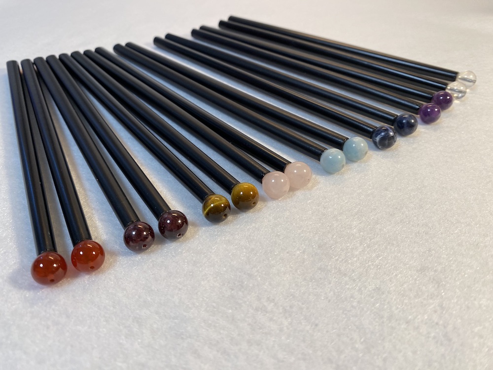 Edelstein-Massagestäbchen_Chakrenset_Deluxe Color schwarz_Kugeln_komplett
