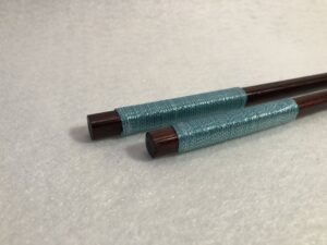 Edelstein-Massagestäbchen_Carneol_08_Wrapped_Türkis_Ende